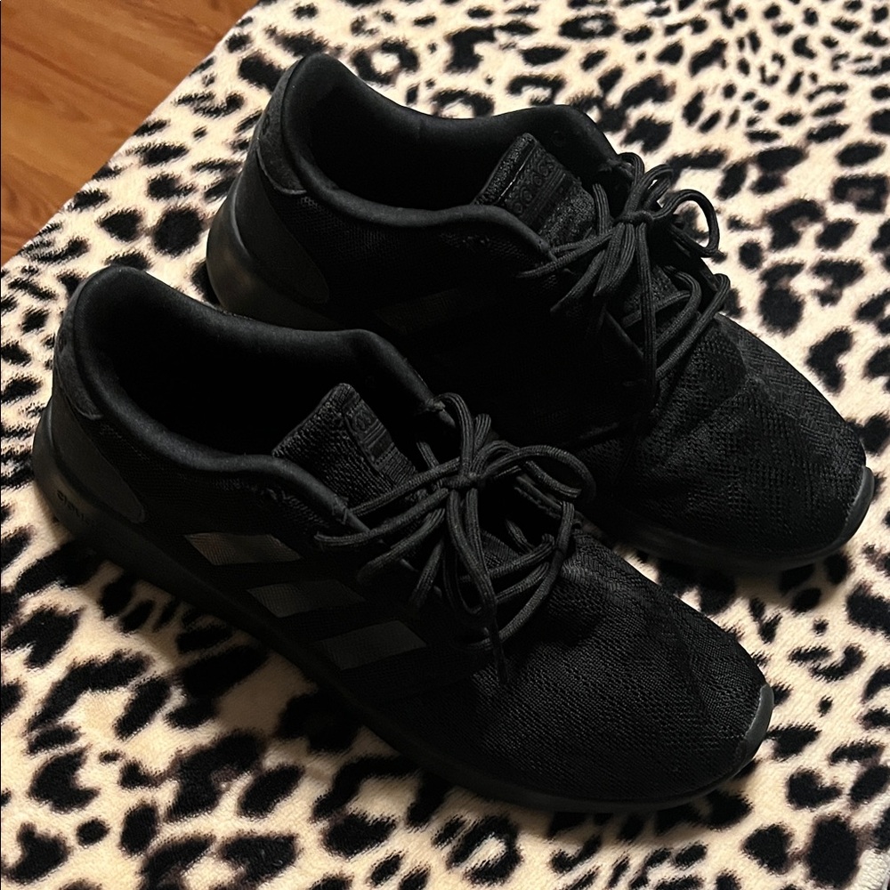 🦓🖤 Adidas {cloud foam} Knit Lace-Up Sneakers 🖤🦓